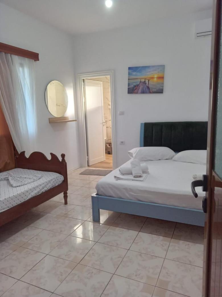 Vila Pasha Sarandë Exterior foto