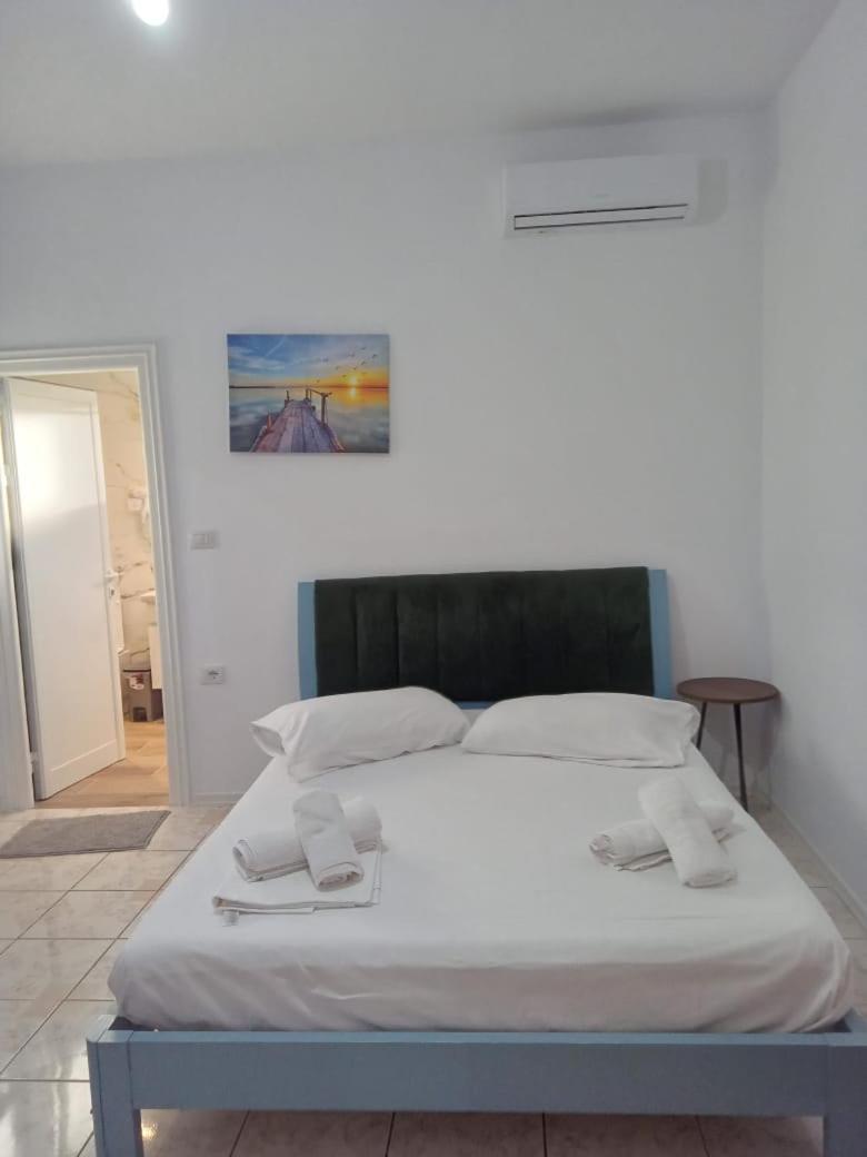 Vila Pasha Sarandë Cameră foto